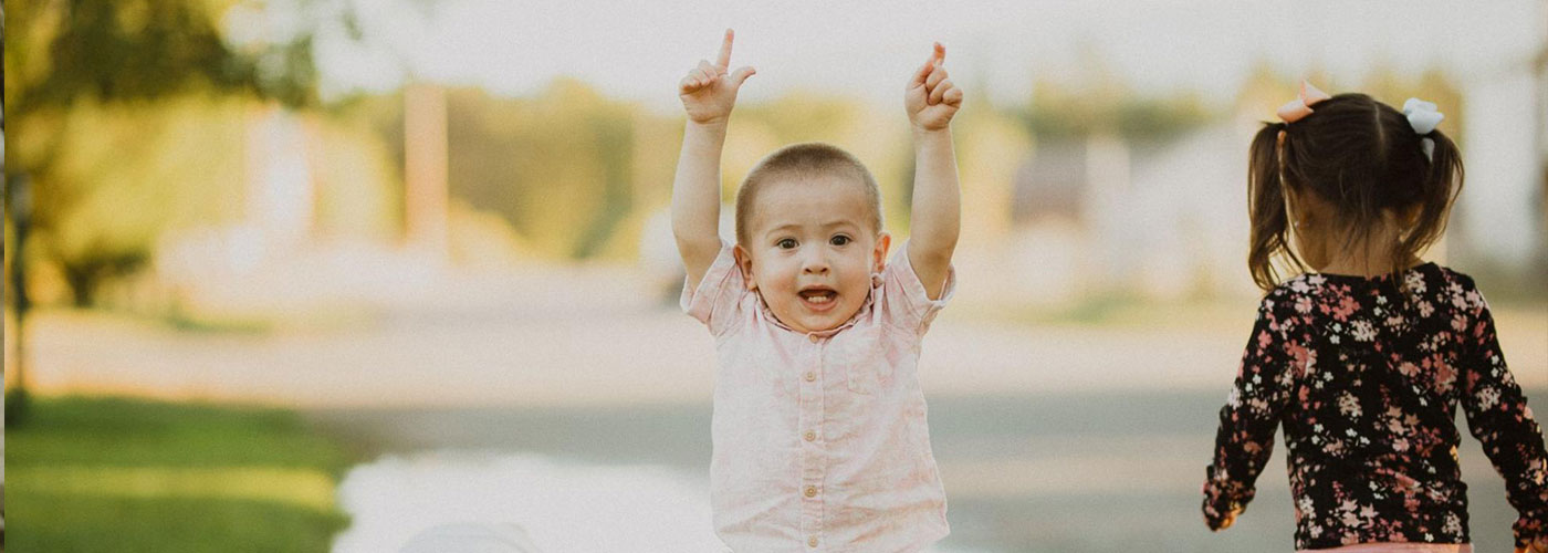 Mountain Home MT - little boy holding arms up